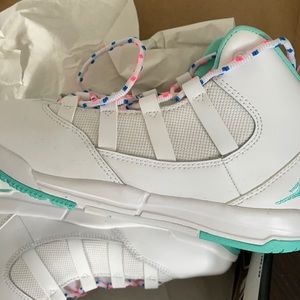 Jordan max aura, white/aurora green